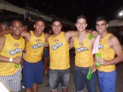 Oktober 10 Anos